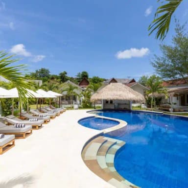 tropical-resort-pool-escape